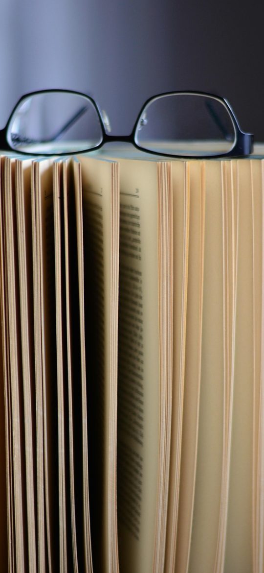 福瑞漫画 App 设置页截图，包含夜间模式、翻页方式、通知开关与账号同步等可调选项